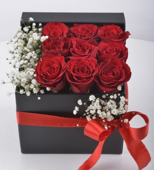 Kutuda 9 Adet Kırmızı Gül Kutuda 9 Adet Kırmızı Gül